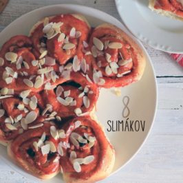 osem slimákov s mandľovými lupienkami