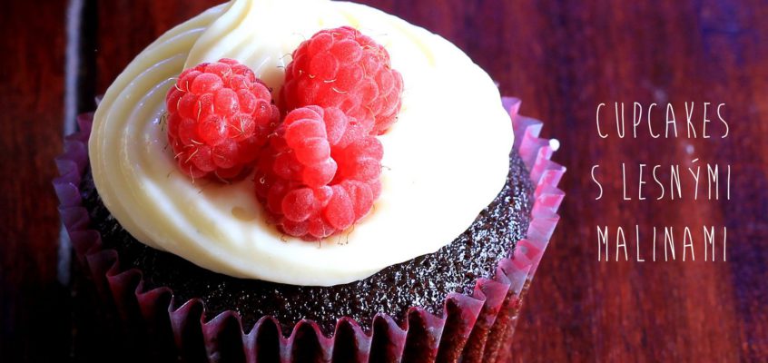 Čokoládové cupcakes s lesnými malinami