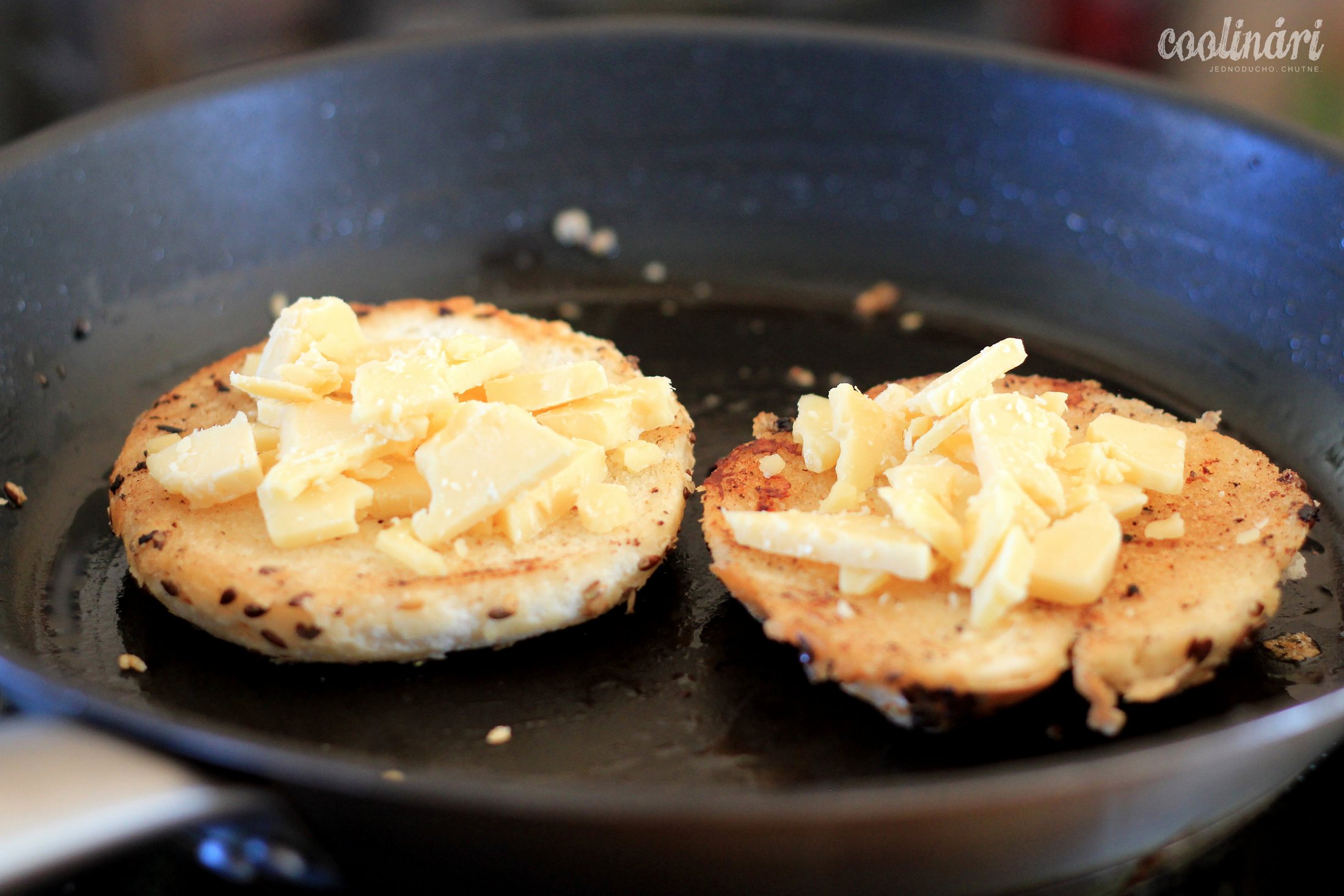 recept na EGG IN THE HOLE burger