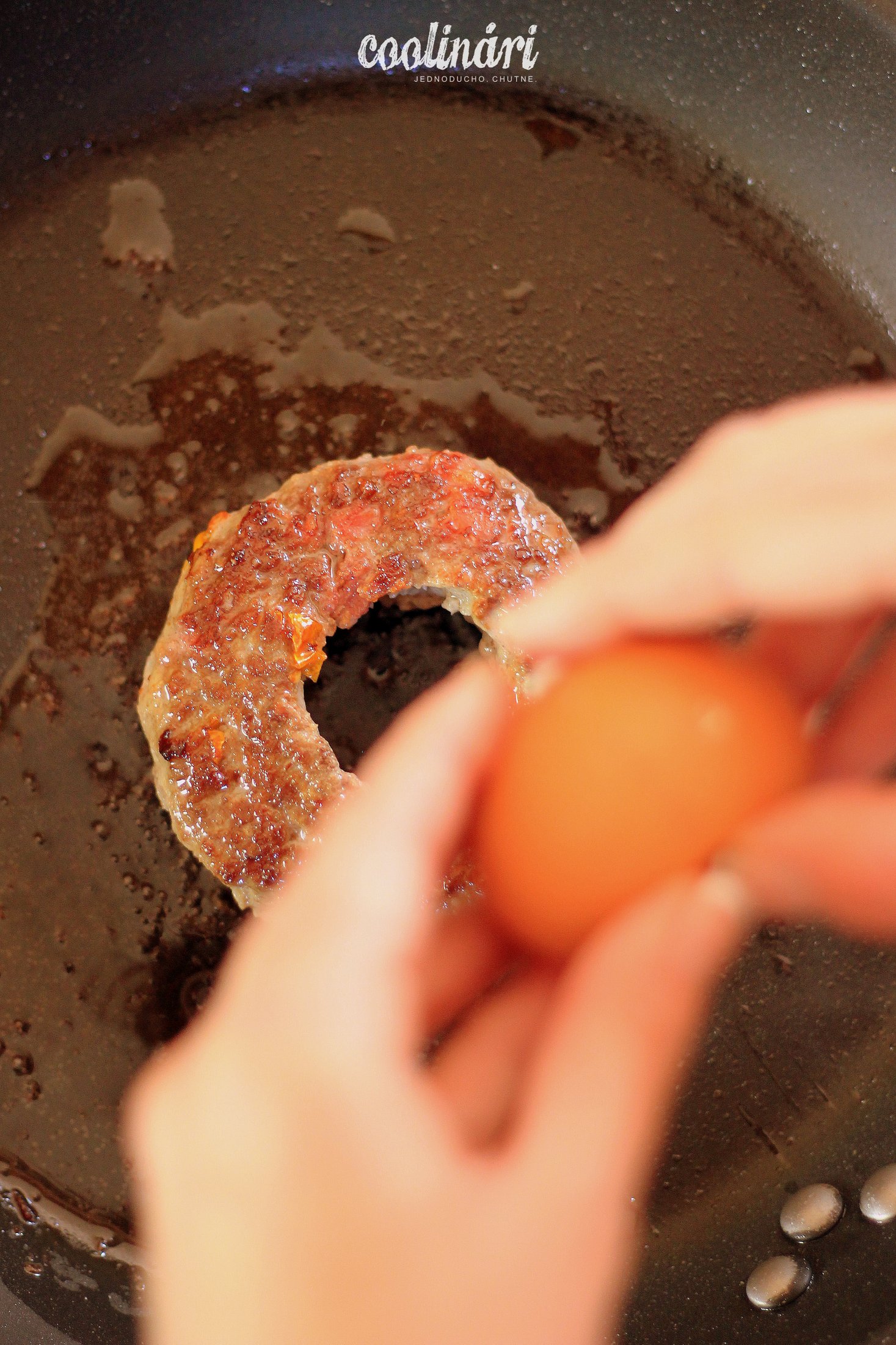 recept na EGG IN THE HOLE burger