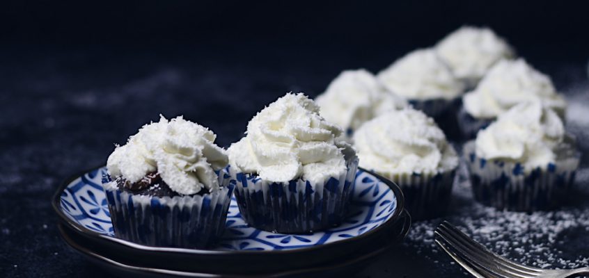 Kokosové cupcakes so slaným karamelom