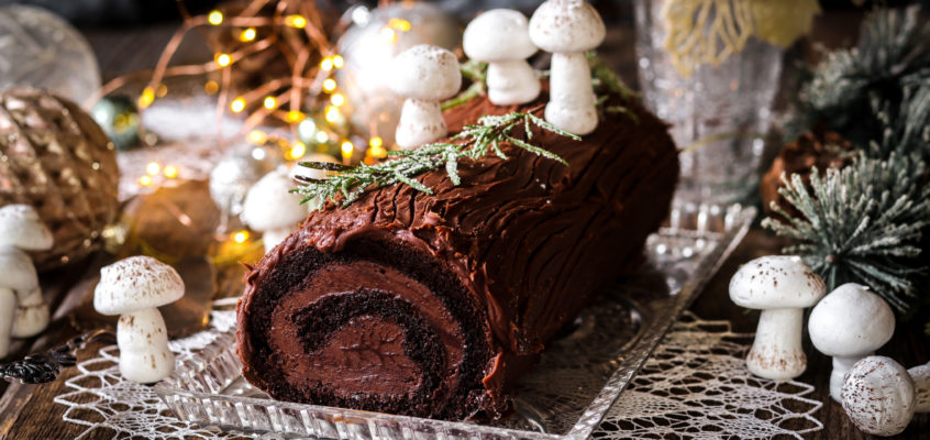 Bûche de Noël (Yule Log Cake)